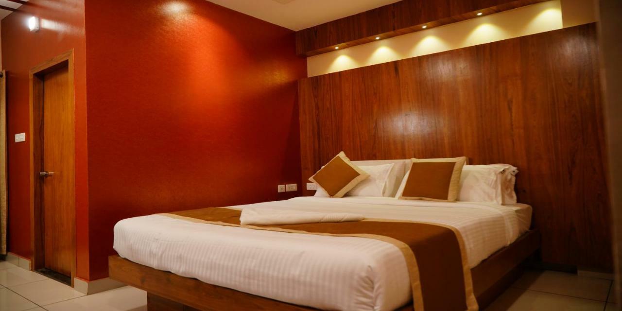 Nextel Inn, Calicut Екстер'єр фото