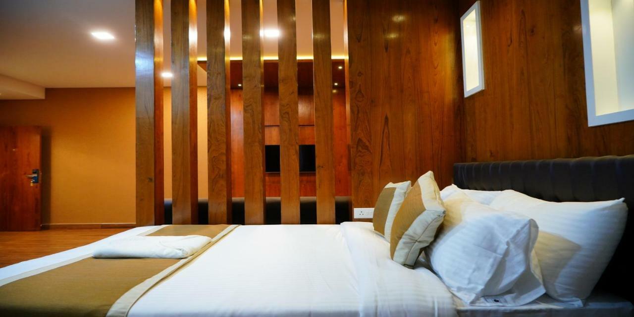 Nextel Inn, Calicut Екстер'єр фото