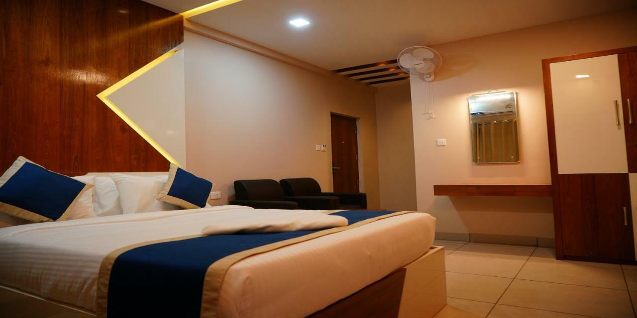 Nextel Inn, Calicut Екстер'єр фото