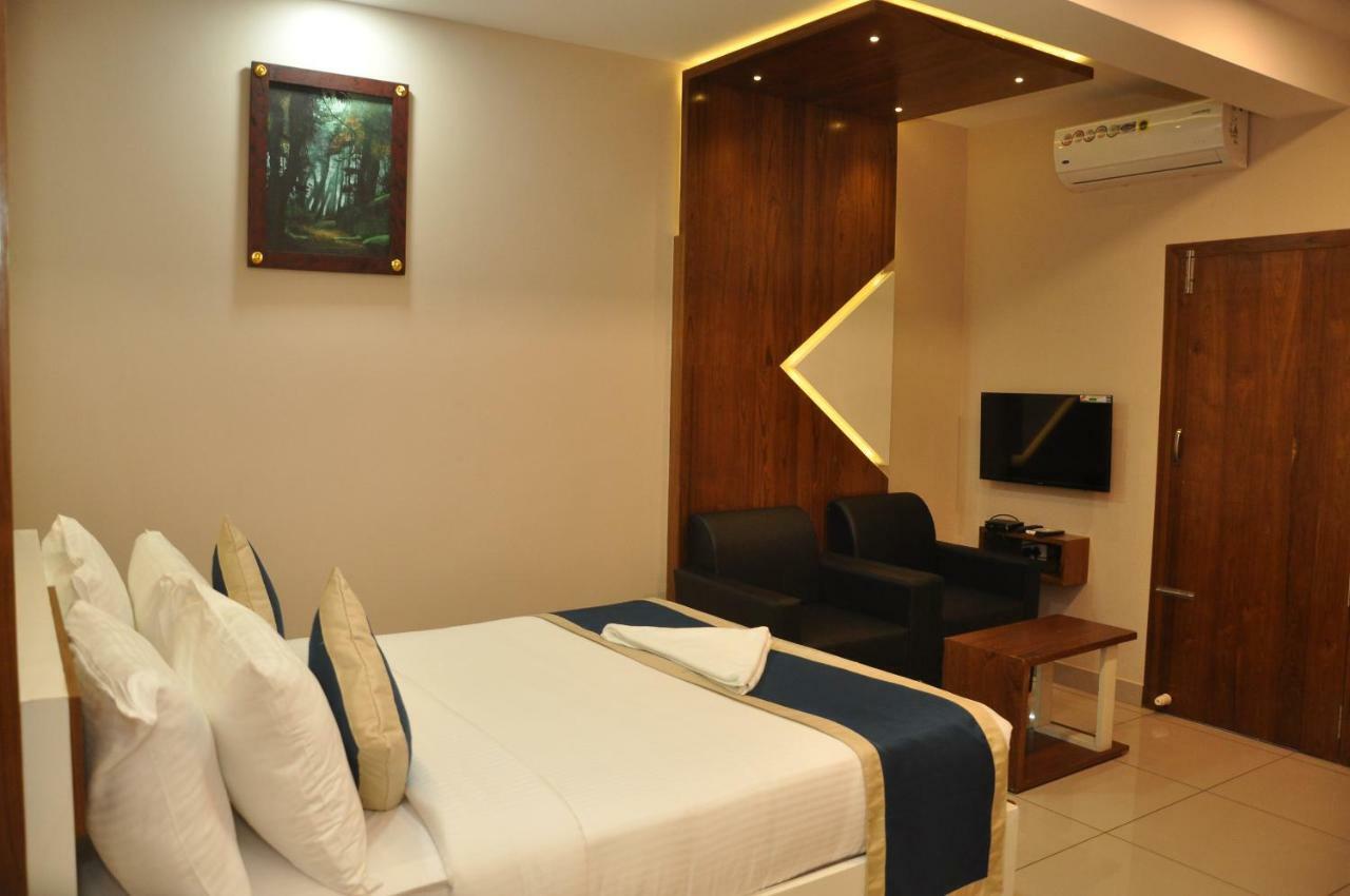 Nextel Inn, Calicut Екстер'єр фото