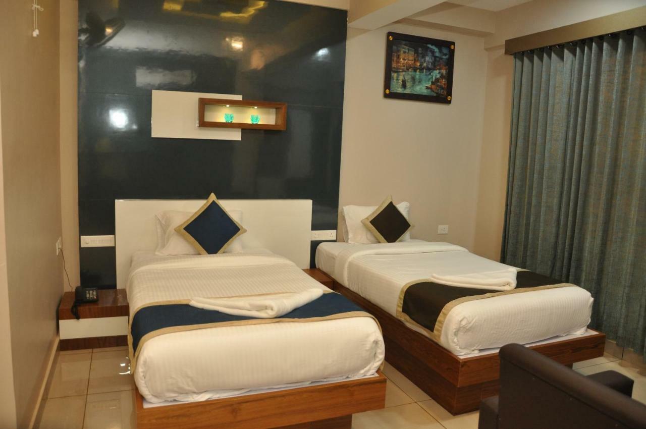 Nextel Inn, Calicut Екстер'єр фото