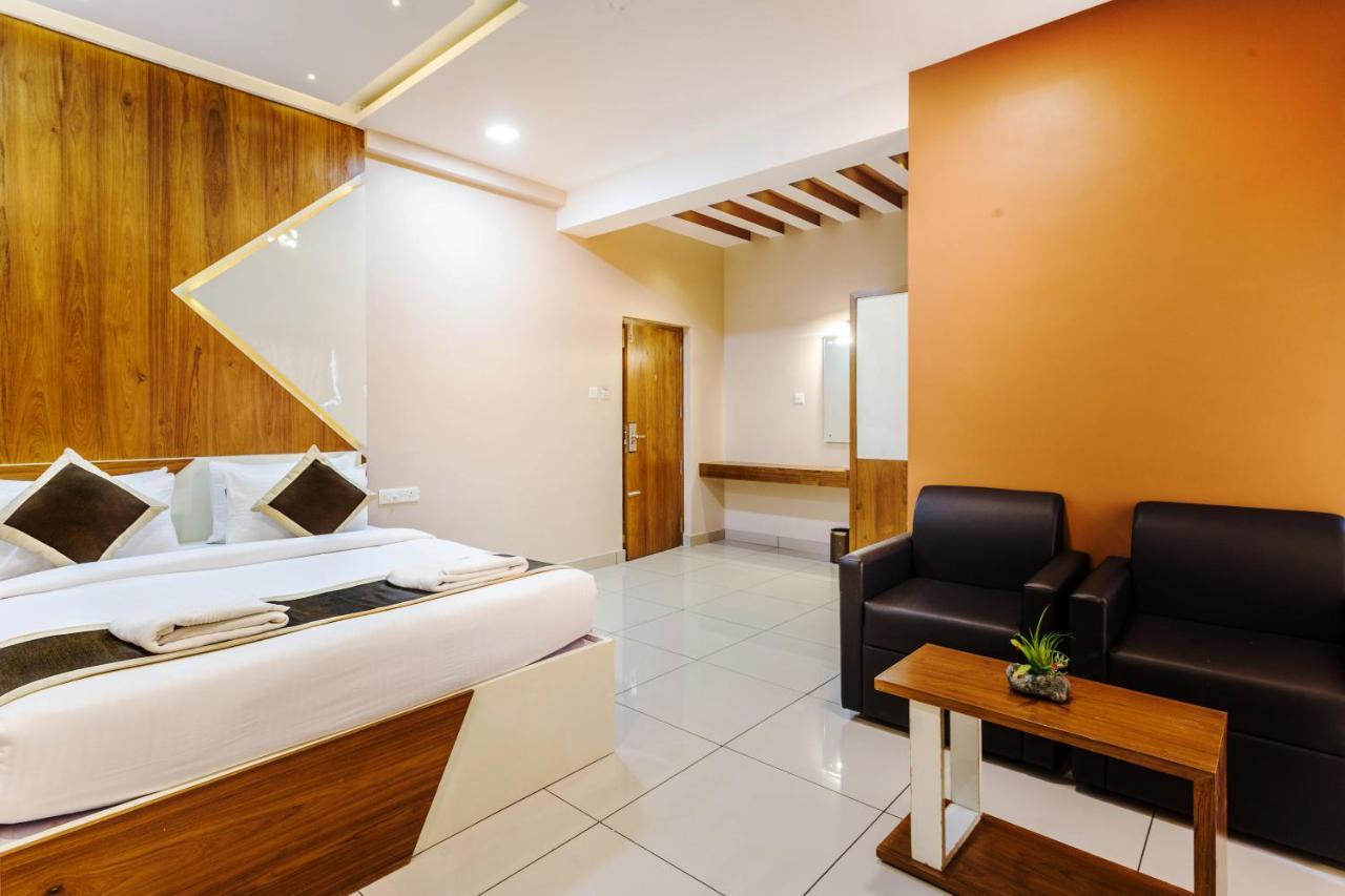 Nextel Inn, Calicut Екстер'єр фото