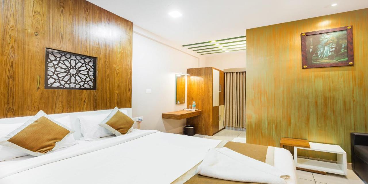 Nextel Inn, Calicut Екстер'єр фото